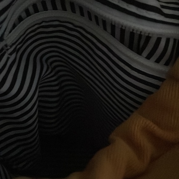 Mustard yellow purse - Picture 3 of 3